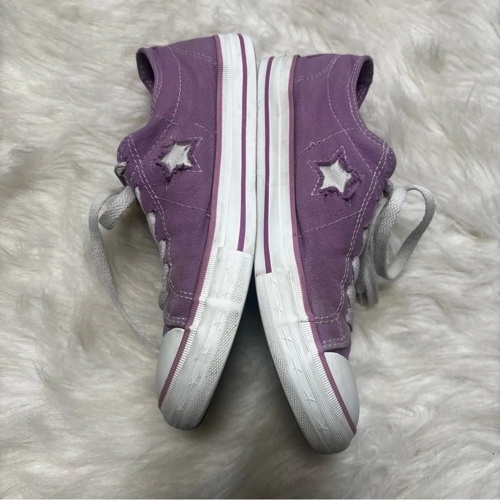 Converse “One-Star” Low Top Purple Sneakers size 8.5 Women’s